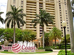 Resort style pools are common and plentiful in Florida.